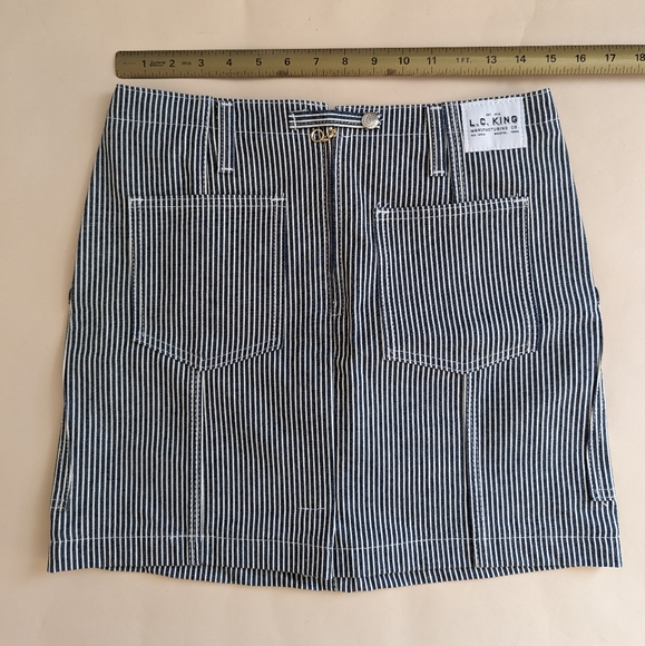 L.C. King Hickory Stripe Denim with Indigo Trim Skirt Size 30 - Picture 9 of 12